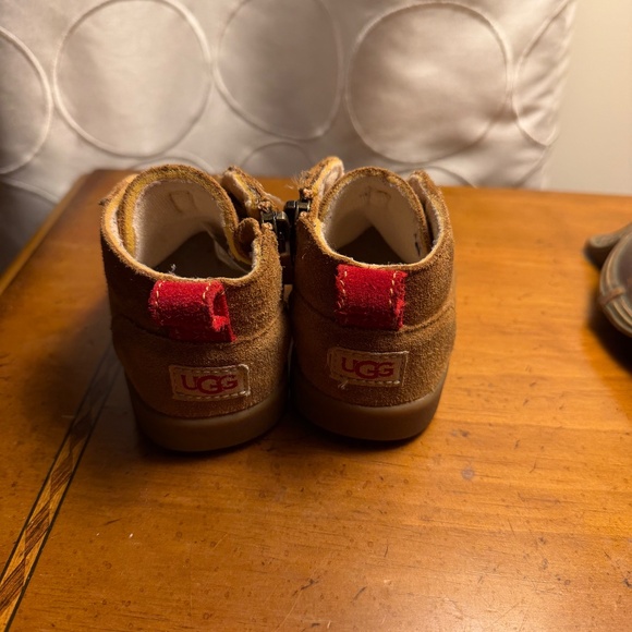 Toddler Ugg boots - Picture 2 of 3